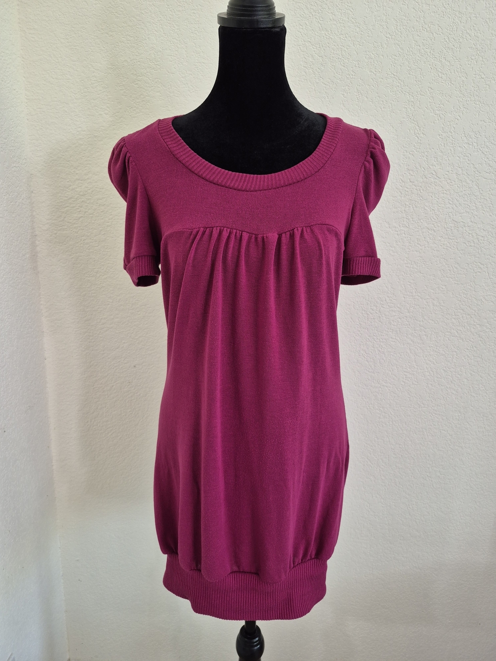 Vintafe Chesley Short Sleeve Scoop Neck Tunic in Magenta
